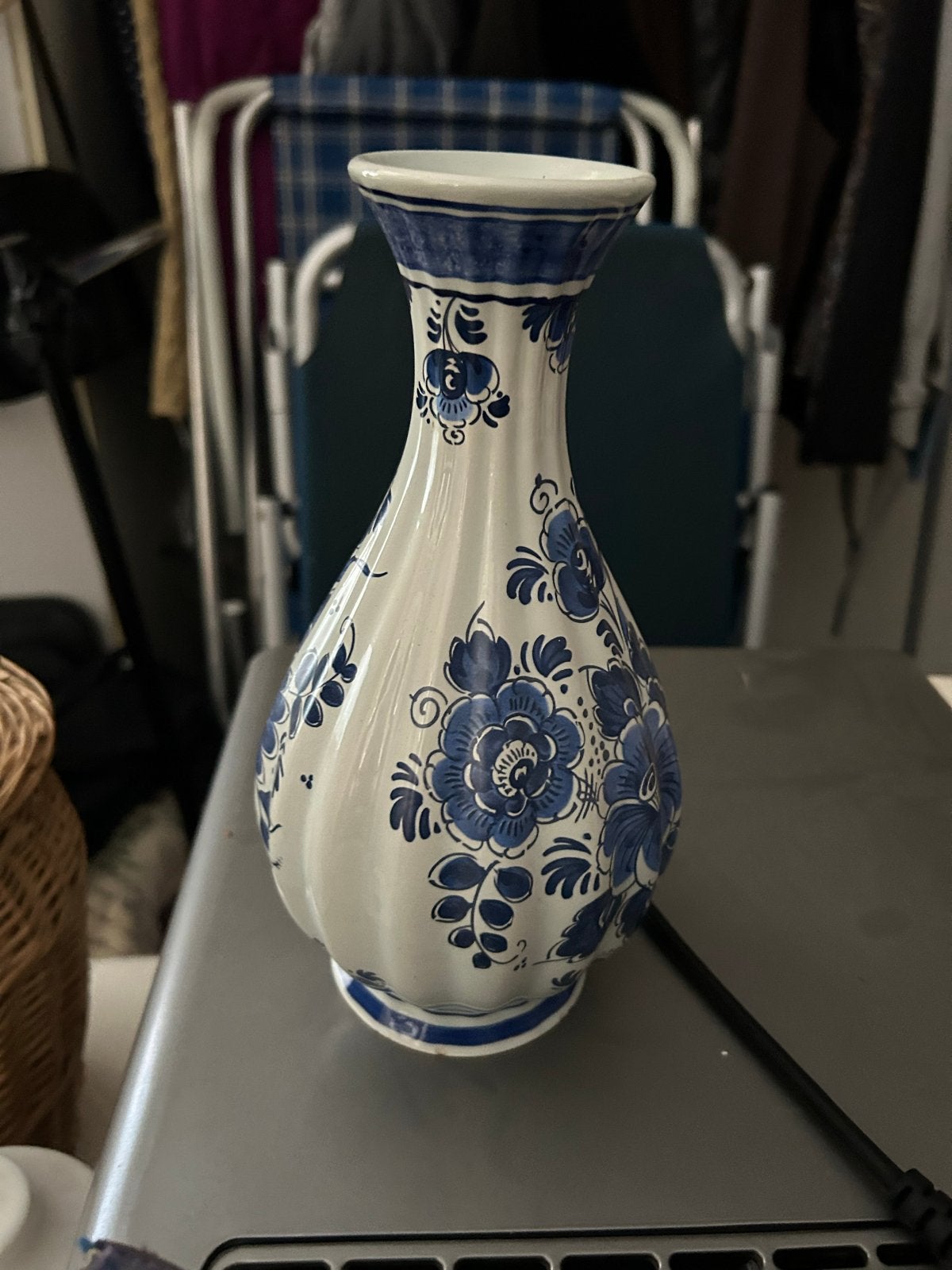 Delfts Blauwe Vaas - Handgeschilderd Bloemenmotief, Ophalen of Verzenden