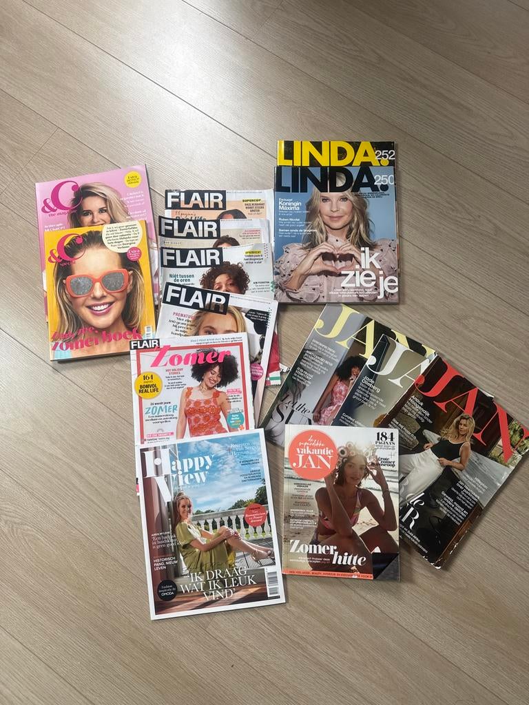 Diverse Damesbladen: LINDA., Flair, JAN, &C, Happy View, Verzenden, Gelezen, Damesbladen