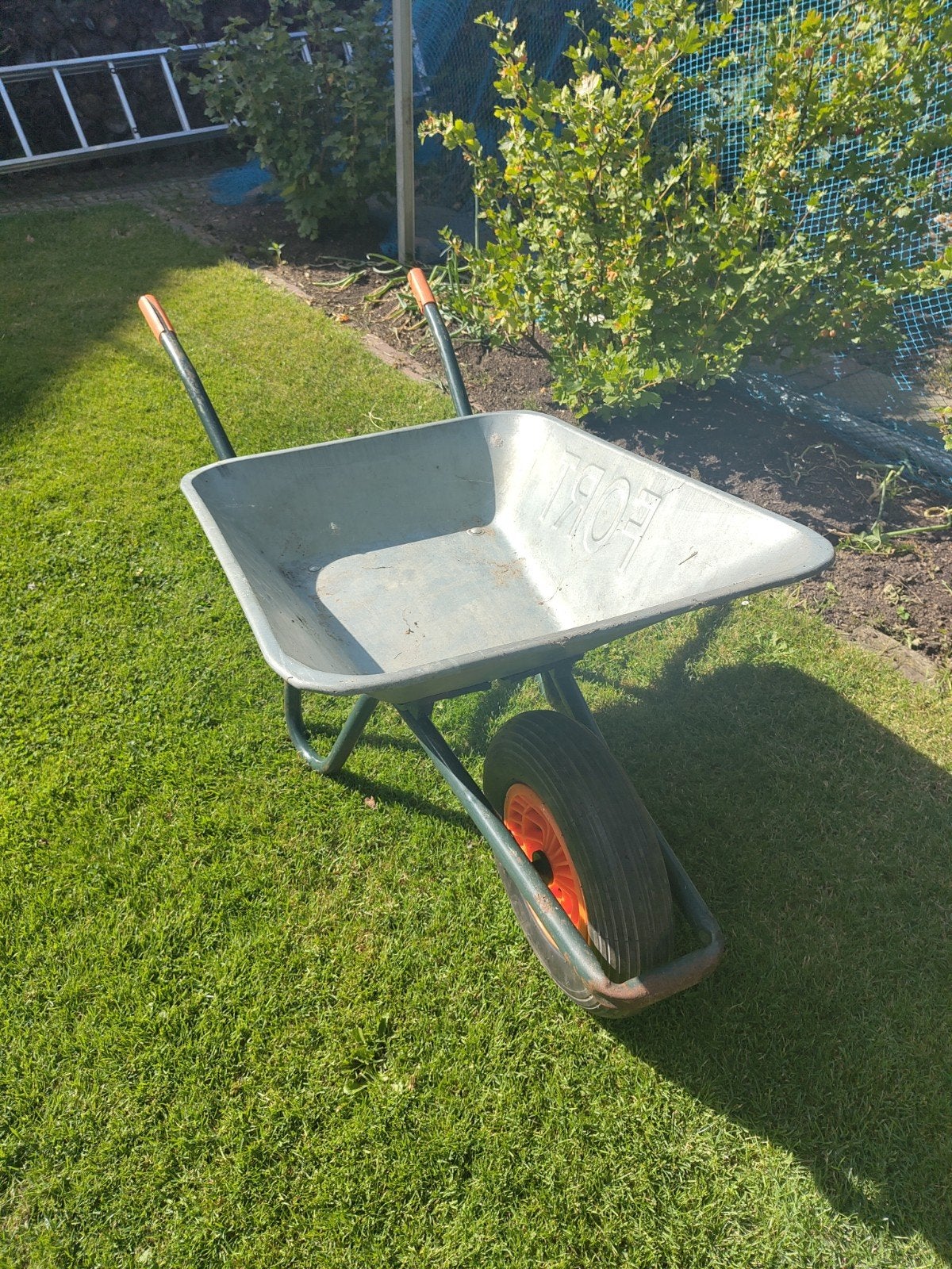 Stevige kruiwagen voor tuin en bouw, Ophalen, Handmatig, FORT, Gebruikt