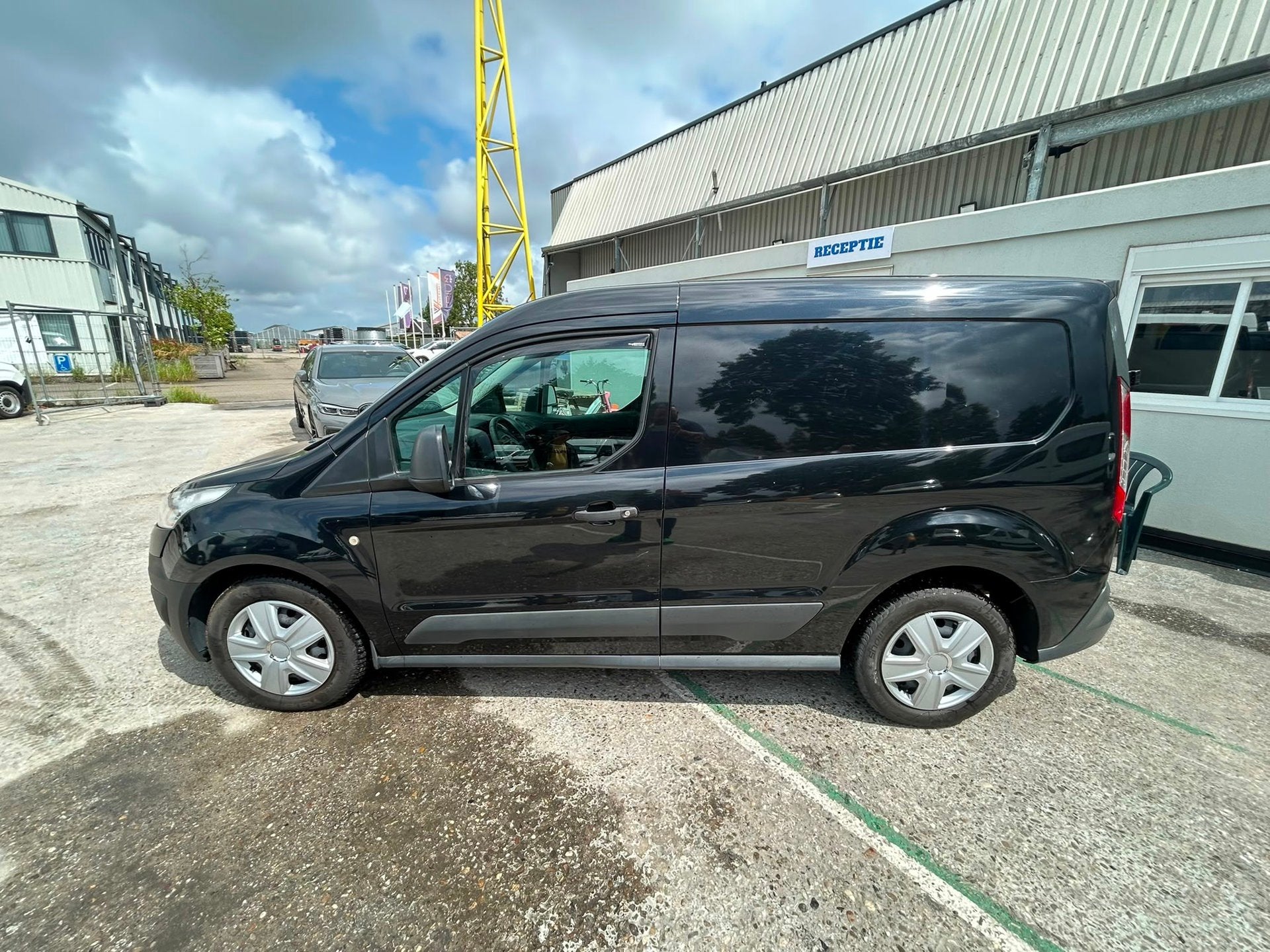 Ford Transit Connect 1.6 TDCI L1 Trend ! ZO MEE NEEM PRIJS !, Auto's, Euro 5, Stof, 4 cilinders, Zwart