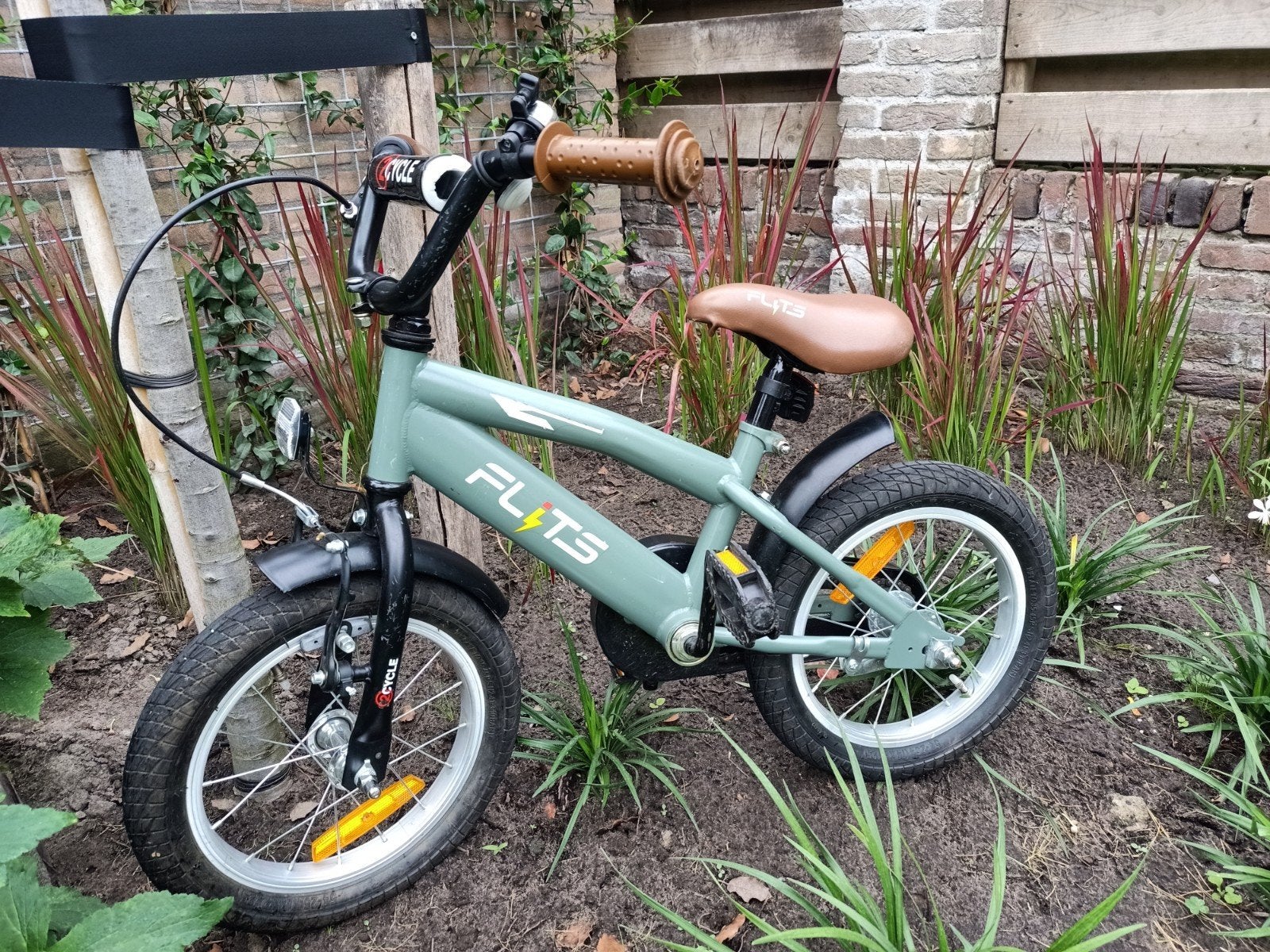 2Cycle Kinderfiets 14 inch met zijwieltjes, Ophalen, Terugtraprem, Zijwieltjes, Gebruikt