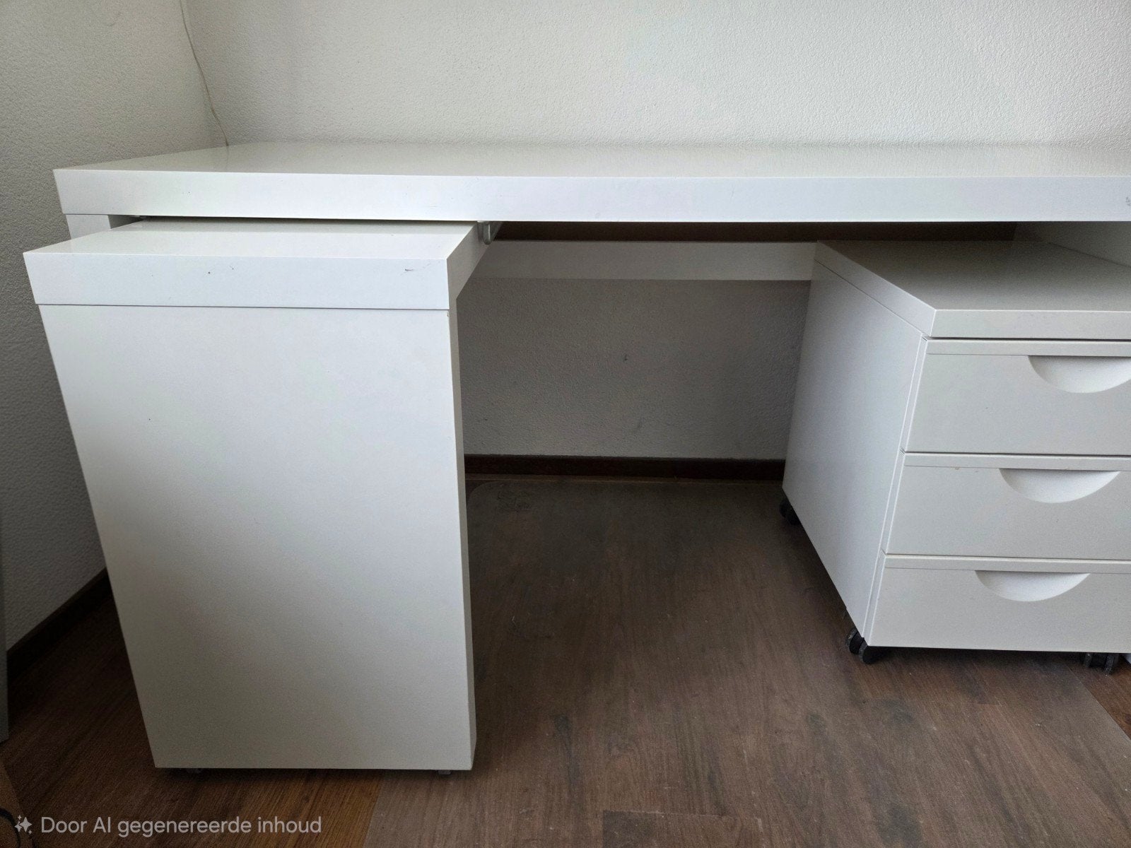 IKEA Malm Bureau met uitschuifbaar blad en ladeblok en stoel, Ophalen, 65 cm, Spaanplaat of MDF, IKEA