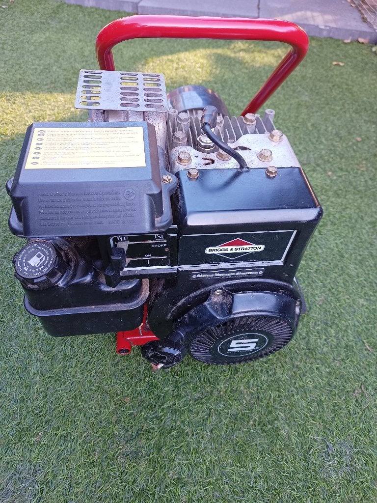 Aggregaat Briggs & Stratton, Ophalen, Gebruikt, Minder dan 5 kVA, Benzine