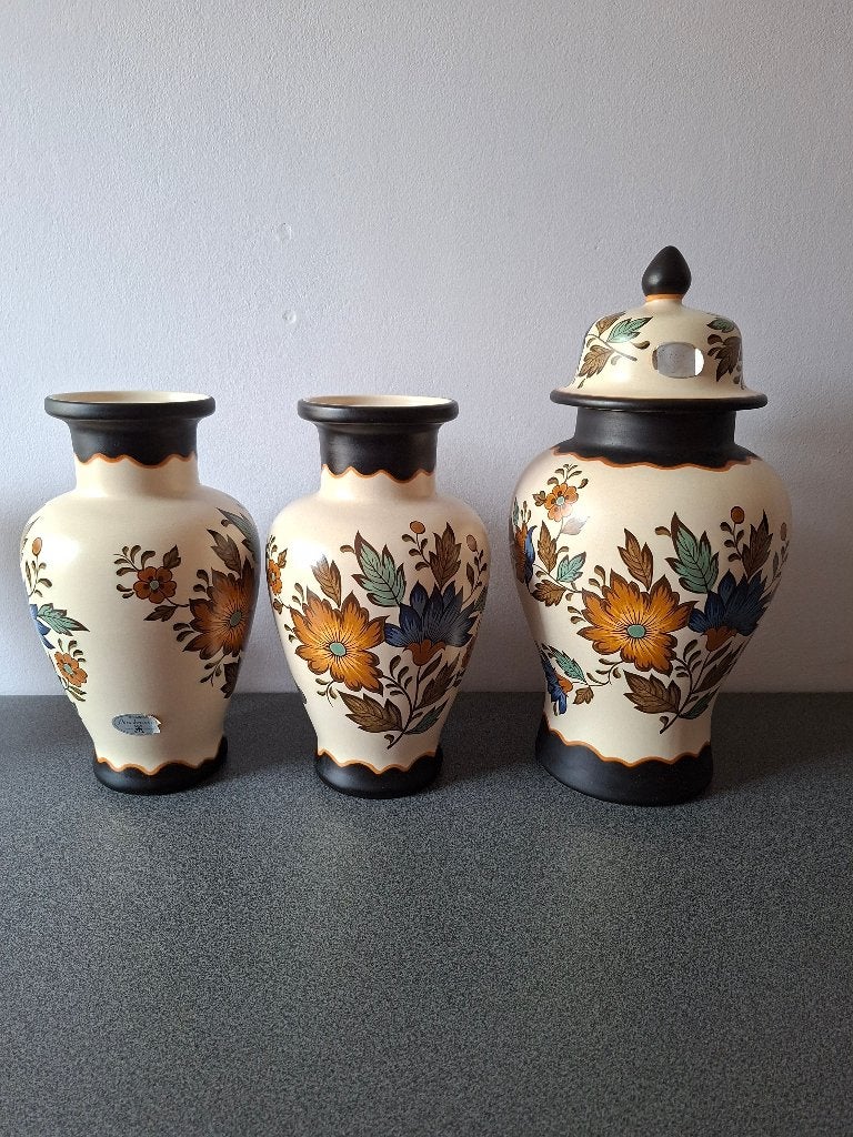 Drie flora Gouda  plateel vazen, Antiek en Kunst, Ophalen of Verzenden