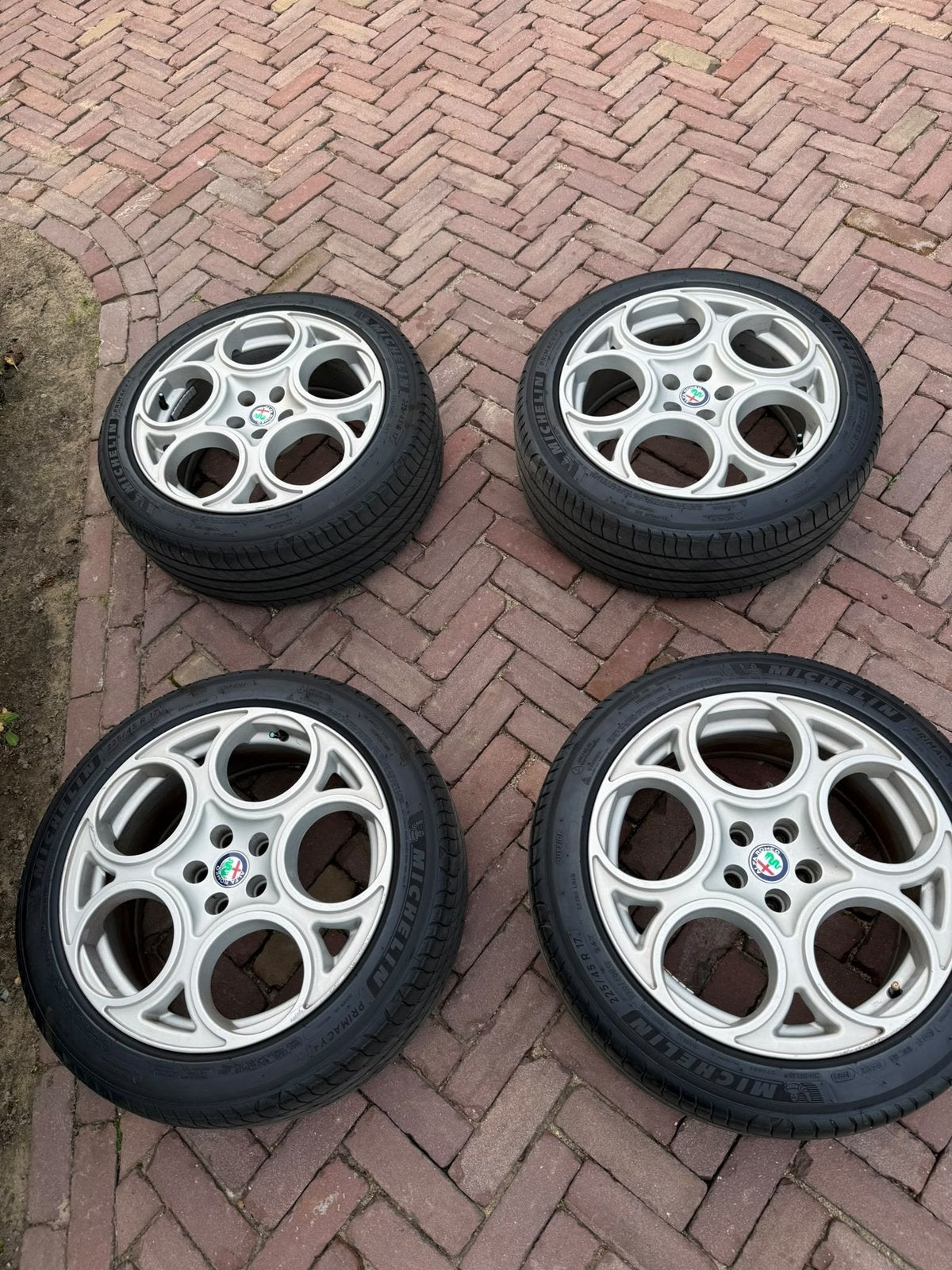 Orginele alfa romeo 147 gta velgenset, Ophalen, Velg(en), 17 inch, Zomerbanden