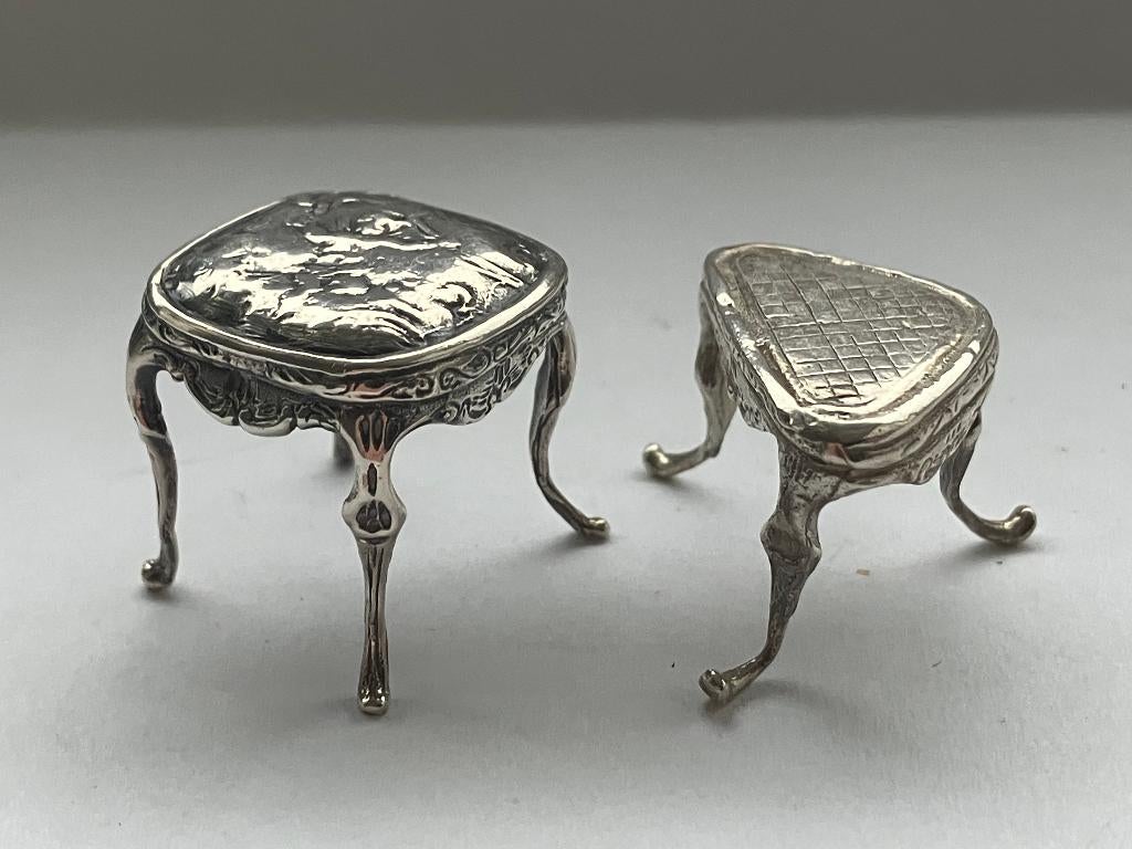 Twee zilveren miniatuur krukjes, Gebroeders Kühn, Antiek en Kunst, Verzenden, Zilver
