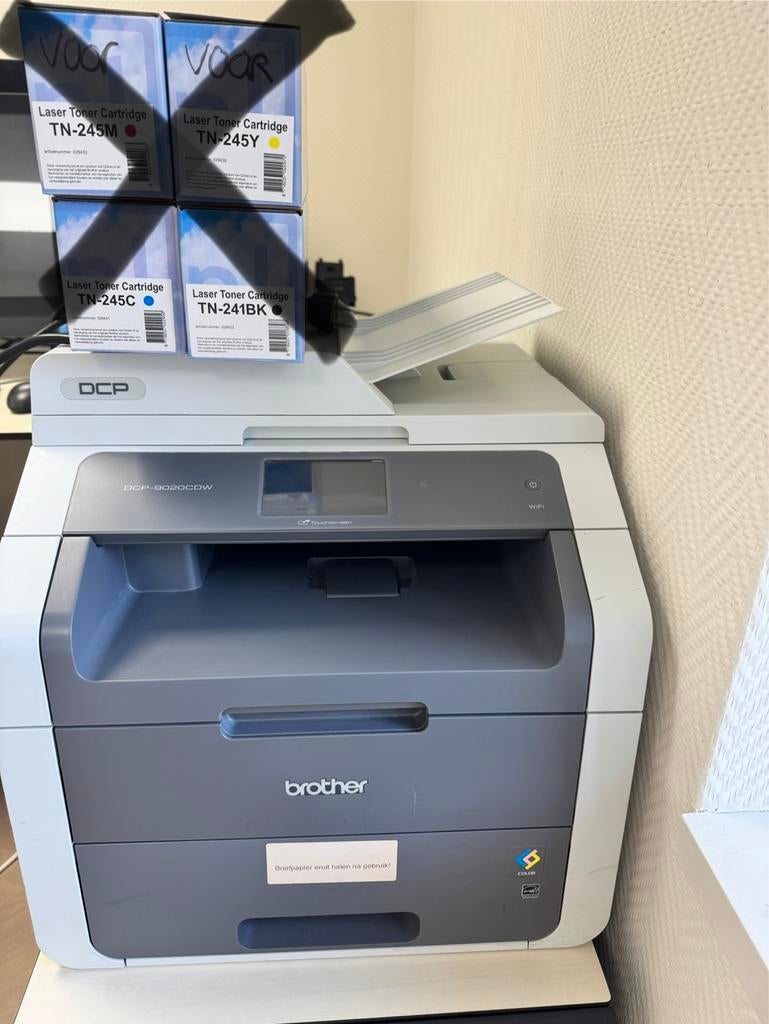 Brother DCP-9020CDW All-in-one printer met blauwe vlekken, Computers en Software, Printers, Ophalen, Gebruikt, All-in-one, Kleur printen