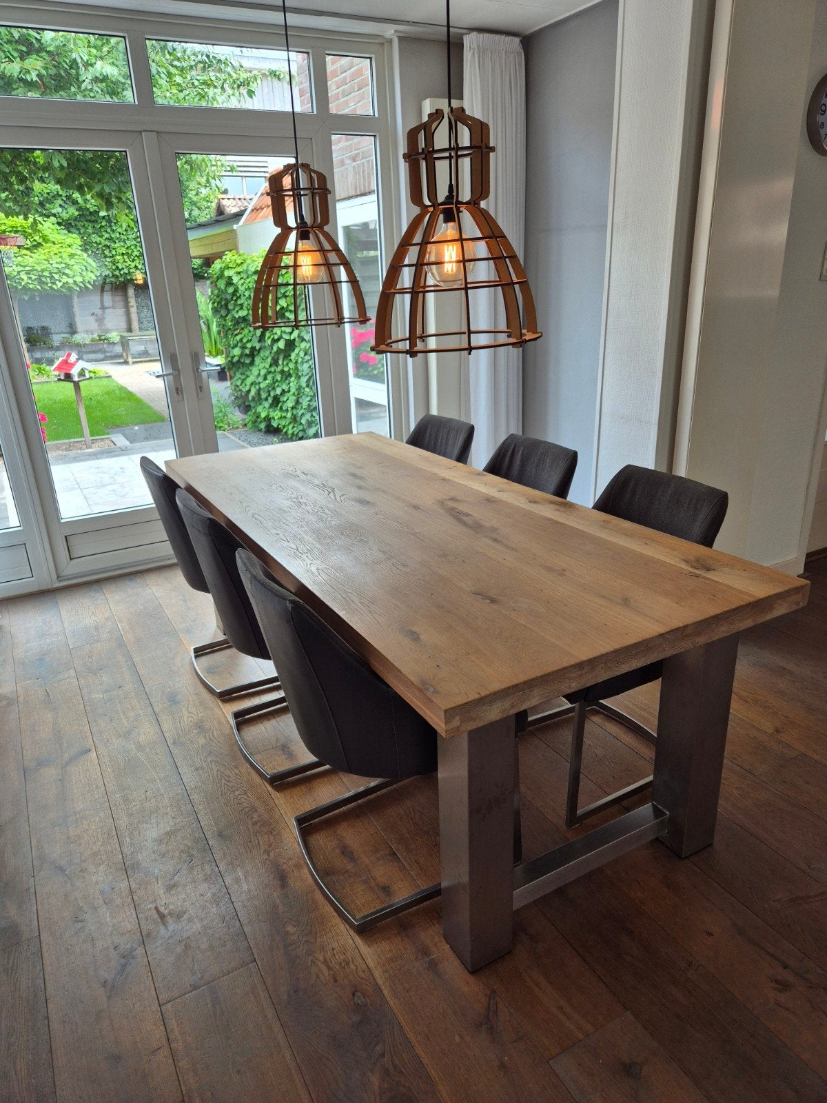 Eetkamer opstelling: Eiken tafel, Xooon stoelen, open lampen, Ophalen, Gebruikt, Modern, Industrieel, Landelijk, 6 tot 8 stoelen