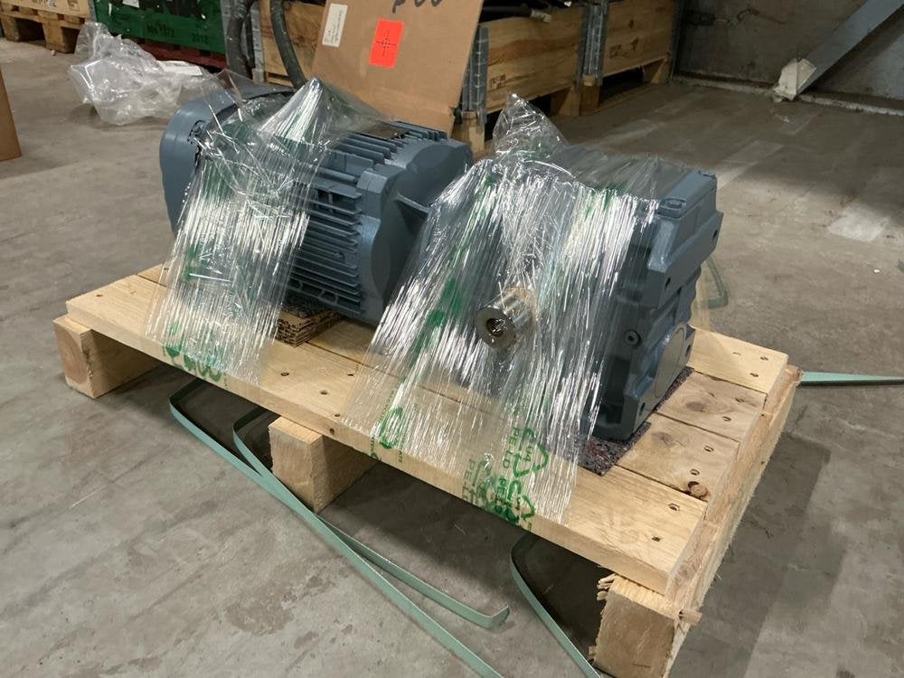 2023 SEW S67p DRN112M4 Elektromotor, Doe-het-zelf en Verbouw, Overige typen