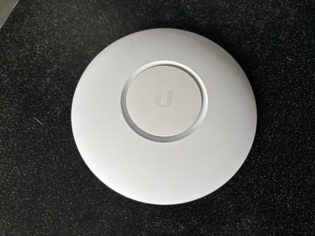 Unifi Ubiquiti UAP-AC-LITE Access point, Computers en Software, Accesspoints, Ophalen of Verzenden, Zo goed als nieuw, UniFi Ubiquiti