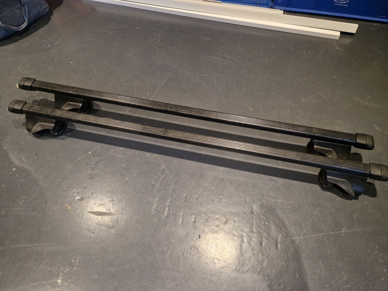 Thule Dakdragers 85-101cm, Ophalen, Zo goed als nieuw