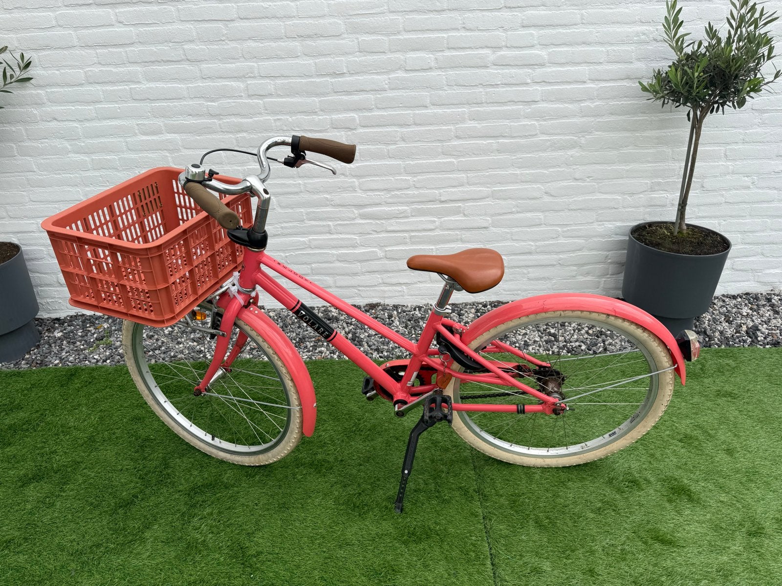 Roze volare melody kinderfiets 24 inch met basil krat, Fietsen en Brommers, Terugtraprem, Ophalen of Verzenden, Handrem, Gebruikt