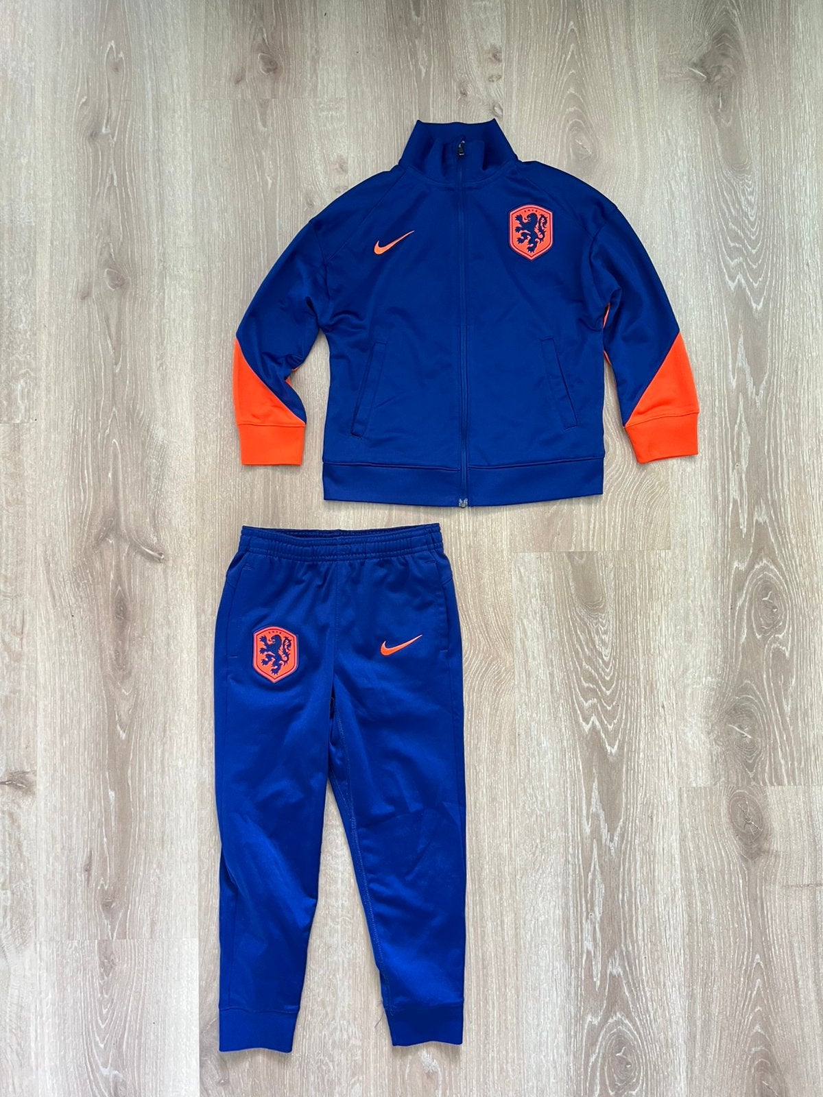 Nederlands elftal trainingspak Nike 24/26 Maat 104-110, Jongen of Meisje, Sport- of Zwemkleding, Ophalen of Verzenden, Zo goed als nieuw