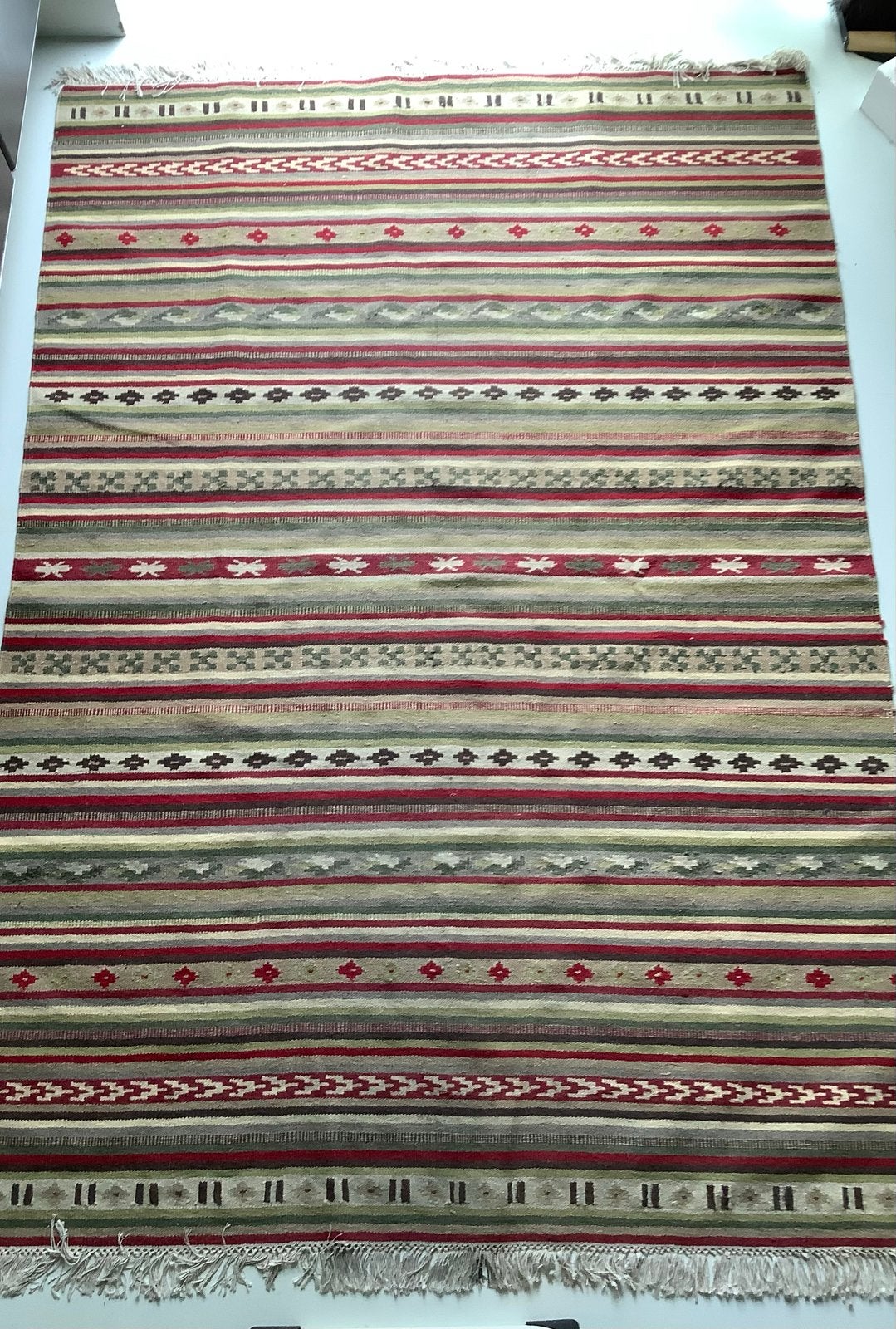 Geweven vloerkleed met streepdessin, Huis en Inrichting, Ophalen, 100 tot 150 cm, Zo goed als nieuw, 150 tot 200 cm