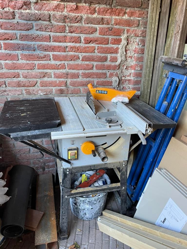 Zaagtafel met nieuw blad, Doe-het-zelf en Verbouw, Gereedschap | Zaagmachines, Gebruikt, Cirkelzaag, Ophalen of Verzenden, 30 tot 70 mm