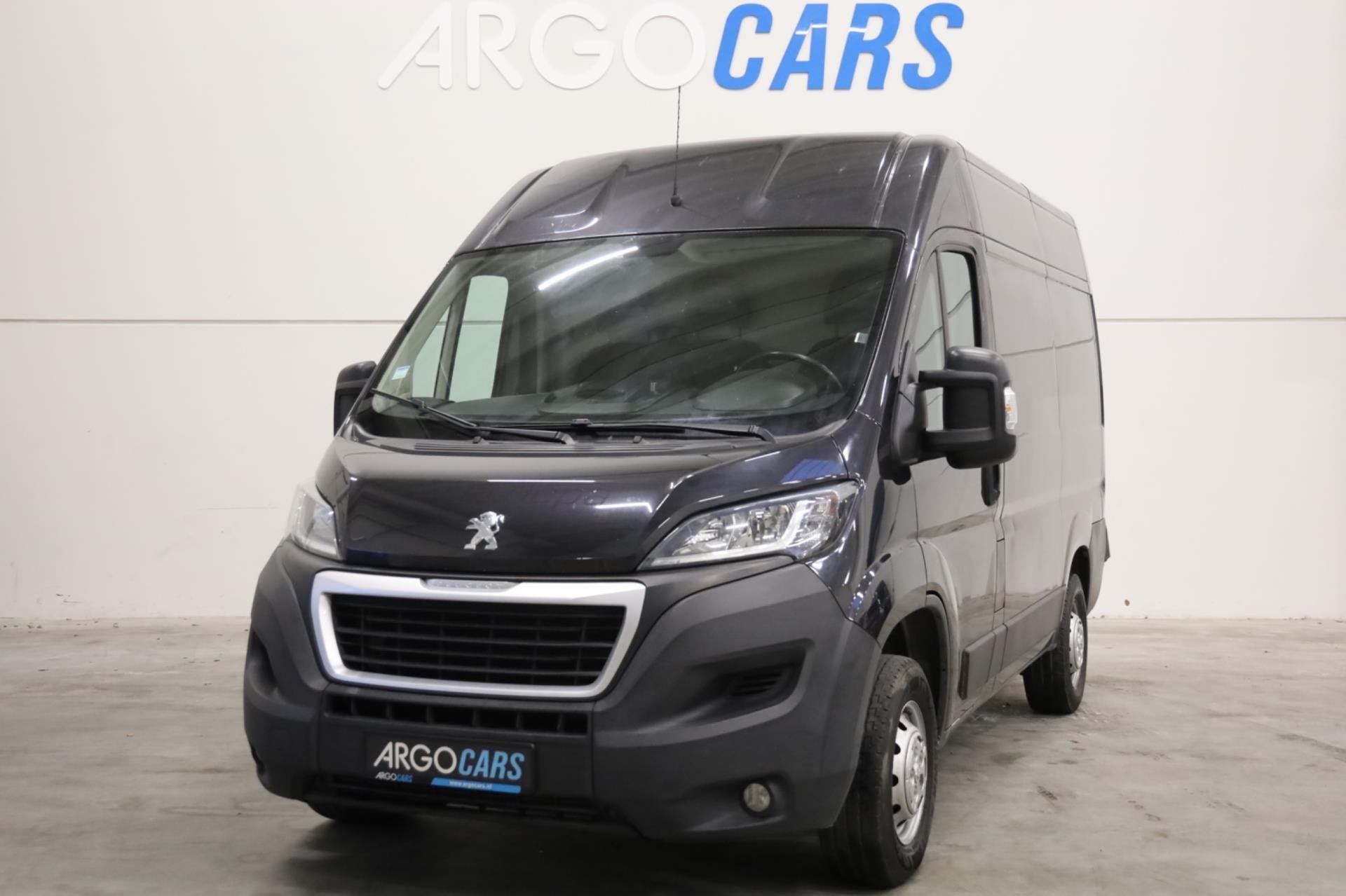 Peugeot Boxer 2.0 BlueHDI L2/H2 130PK PDC AIRCO NAVI CRUISE, Voorwielaandrijving, Stof, Gebruikt, Zwart