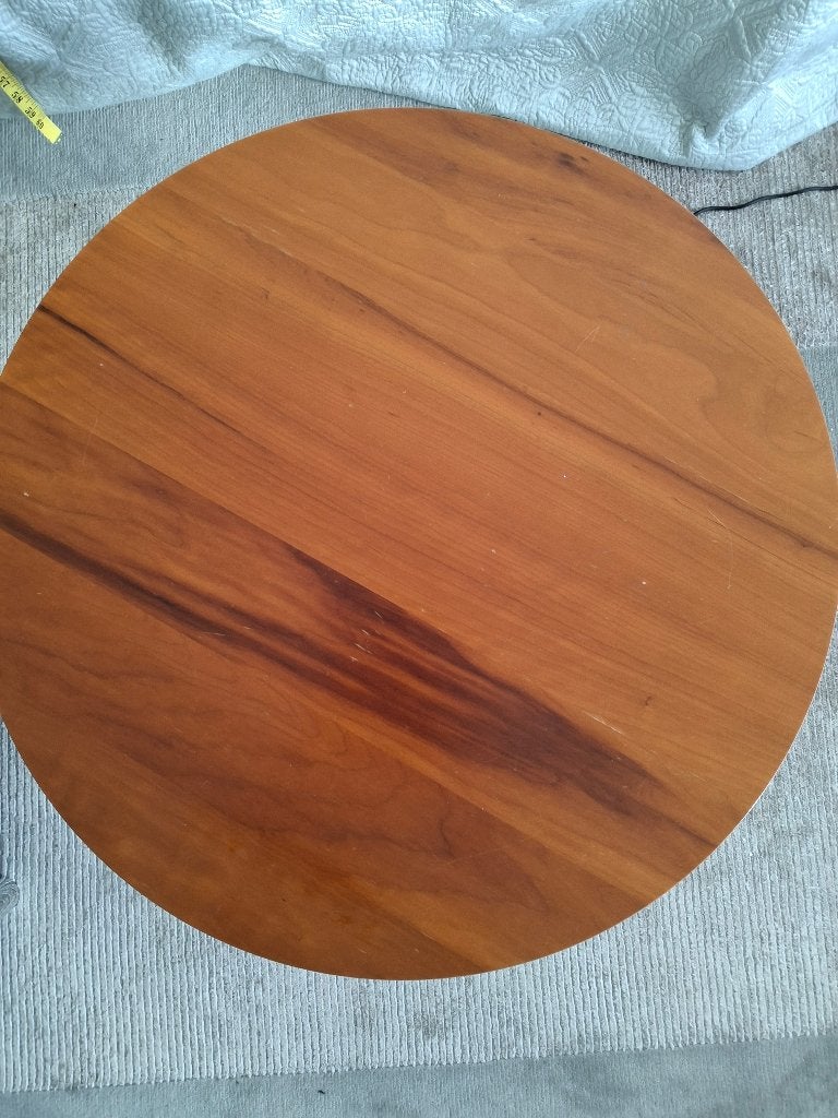 Ronde bijzettafel met metalen hairpin poten, Overige houtsoorten, 50 – 75, Gebruikt, 50 tot 100 cm