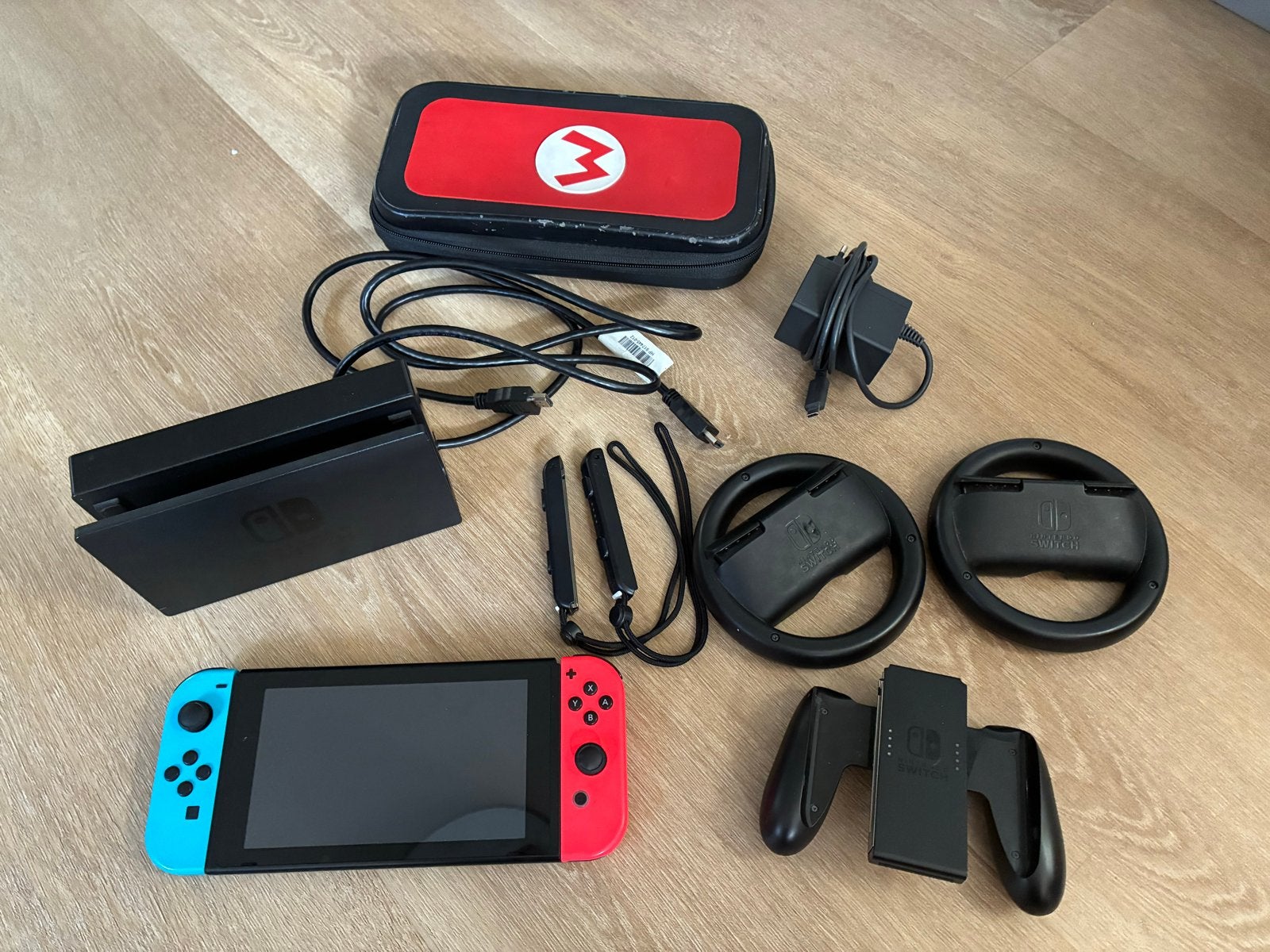 Nintendo Switch, Spelcomputers en Games, Ophalen, Zo goed als nieuw, Zonder controller, Switch Original