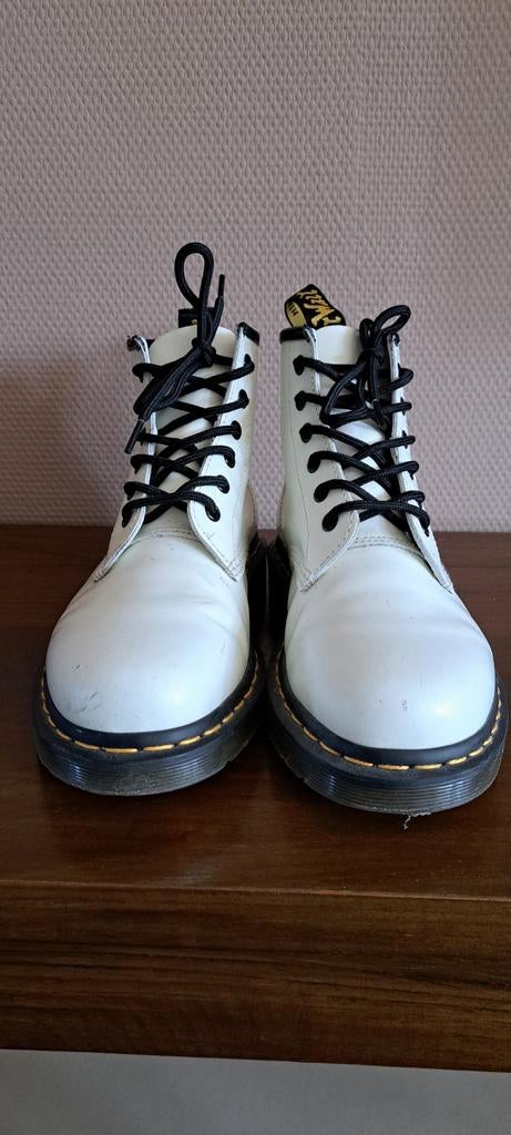 Dr. Martens witte boots (6 gaats) maat 39, Kleding | Dames, Schoenen, Ophalen, Wit, Lage of Enkellaarzen, Dr. Martens