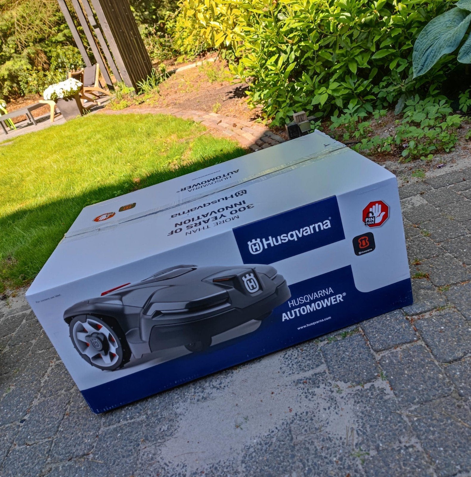 Husqvarna Automower 415X - Dealer onderhouden, Bestuurbaar via app, Ophalen of Verzenden, Zo goed als nieuw, 20 tot 25 cm
