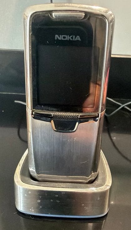 Nokia 8800 Klassiek Schuifmodel Telefoon met Dock, Gebruikt, Schuifmodel, Fysiek toetsenbord, Ophalen of Verzenden