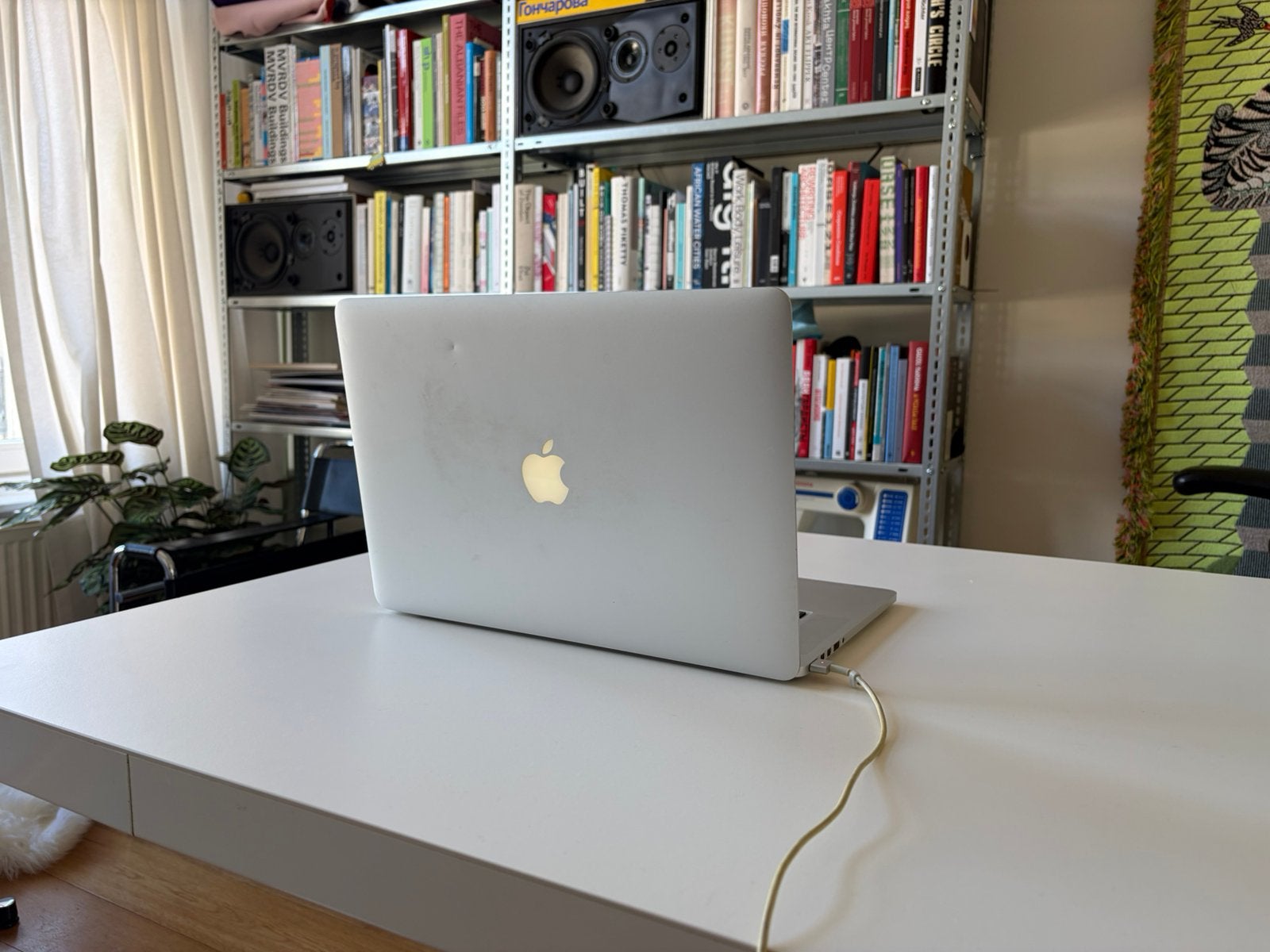 Foto 3 van Apple MacBook Pro Retina 15,4 inch Late 2013 – i7 / 16 GB