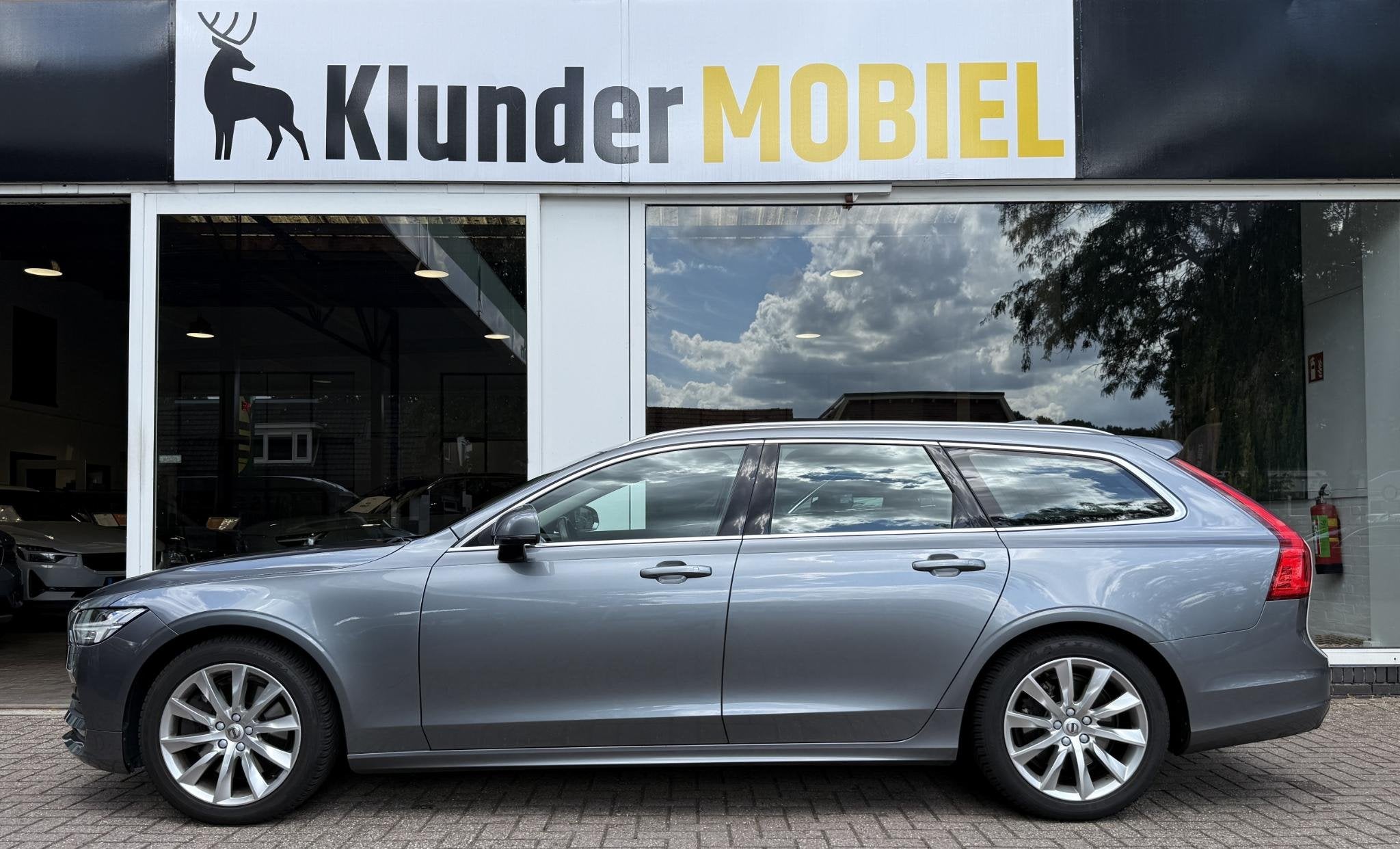 Volvo V90 2.0 T5 Momentum Pro |Leder|Trekhaak|Adapt.Cruise|, 15 km/l, Euro 6, 4 cilinders, 1969 cc