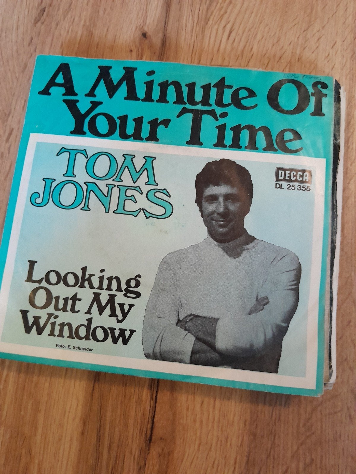 Tom jones 7 inch a minute of your time, Ophalen of Verzenden, Zo goed als nieuw, Pop