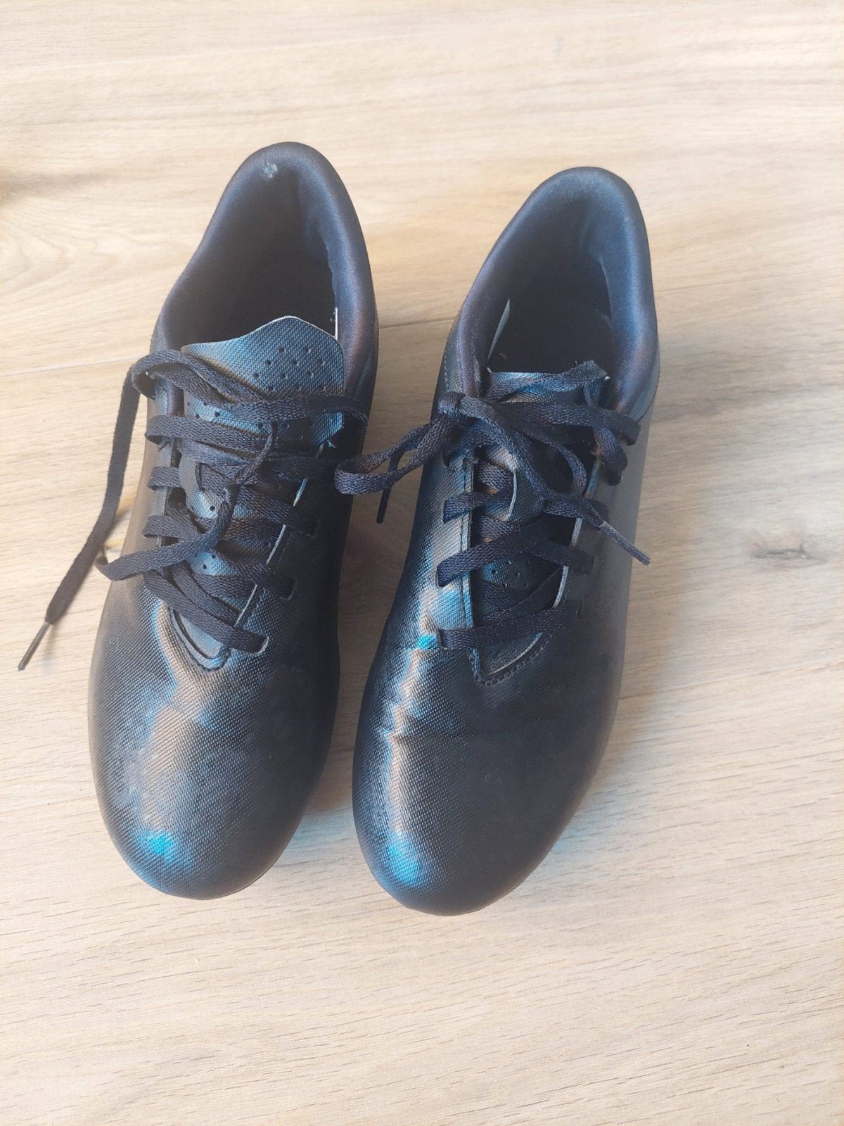 voetbalschoenen Adidas maat 40 in nette staat!, Sport en Fitness, Maat XS of kleiner, Ophalen of Verzenden, Zo goed als nieuw