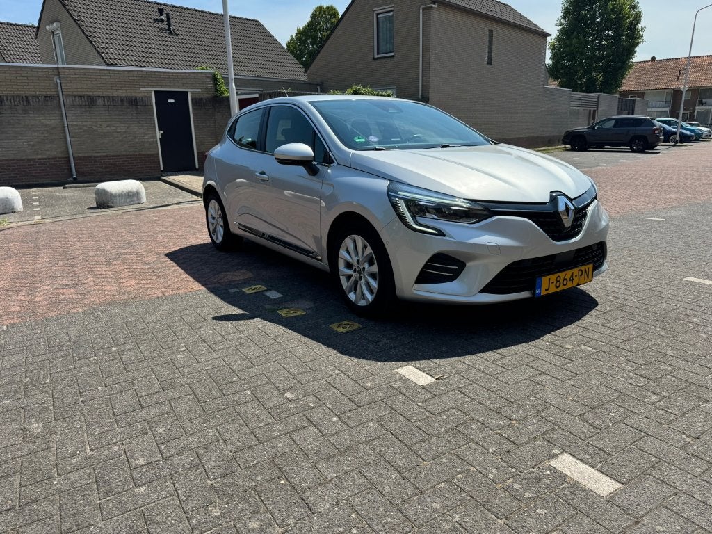 Renault Clio TCe 130 EDC Intens | 360 Camera | CarPlay, Auto's, Renault, 1133 kg, Leder en Stof, 49 €/maand, Zilver of Grijs