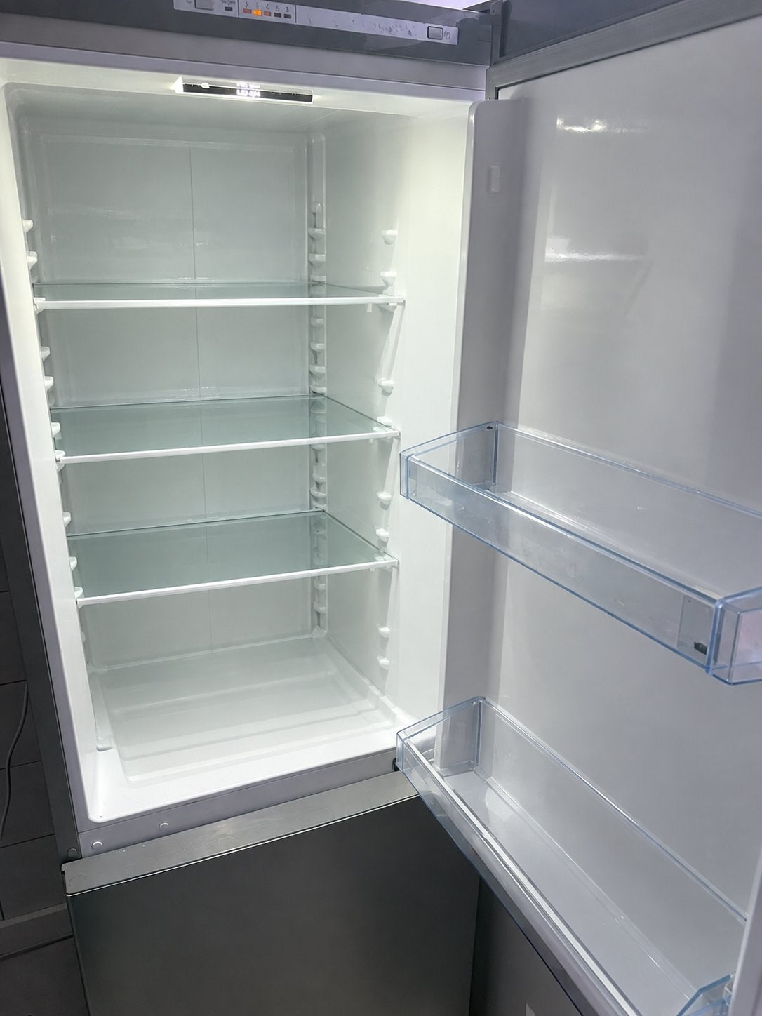 Foto 4 van Bosch Koel-vriescombinatie - Zilver MOET SNEL WEG