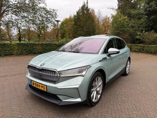 Skoda Enyaq iV 80 First Edition 77kWh SOH 91,1%/Trekhaak/War, Auto's, Gebruikt, 204 pk, SUV of Terreinwagen, Zilver of Grijs