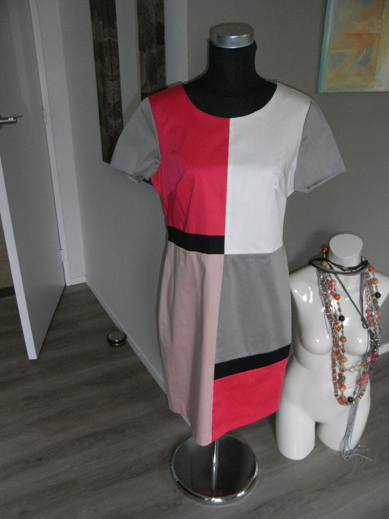 TAIFUN gevoerde jurk wit/roze/grijs/zwart mt 38/40, NIEUW!, Maat 38/40 (M), Overige kleuren, Nieuw, Ophalen of Verzenden