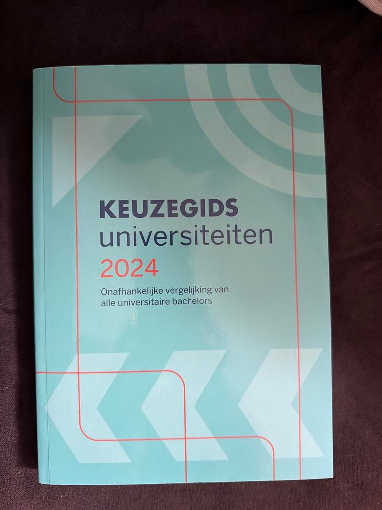 Keuzegids Universiteiten 2024, Boeken, Ophalen of Verzenden, Gamma, Zo goed als nieuw, WO