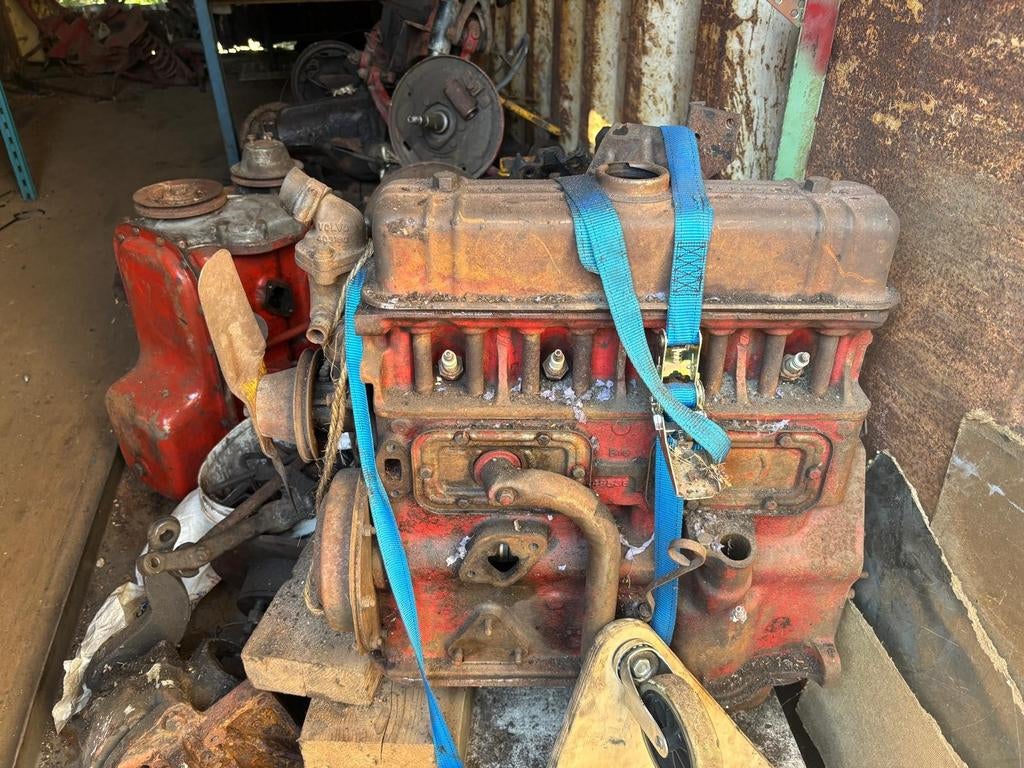 Volvo 544 en Amazon Een B16 motor en een onderblok B16, Ophalen