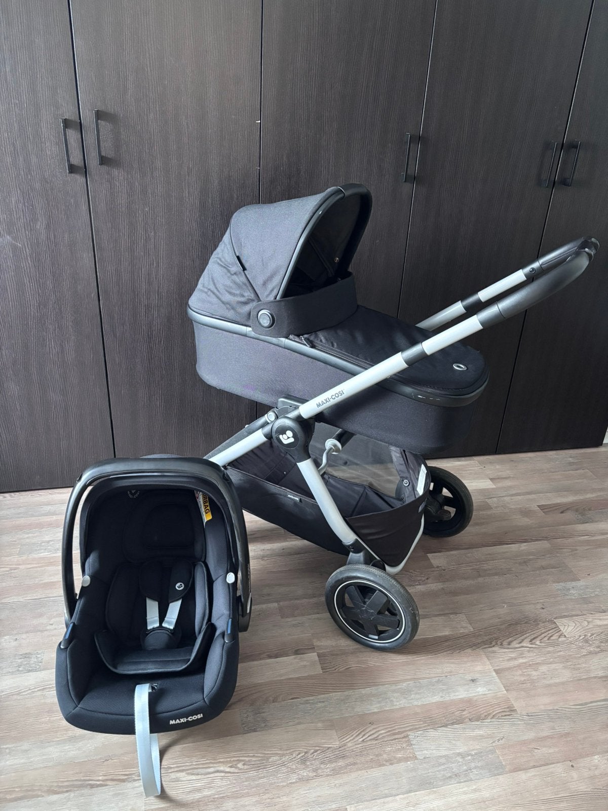 Kinderwagen maxi cosi Oria + maxi cosi Tinka, Ophalen, Zo goed als nieuw, Maxi-Cosi