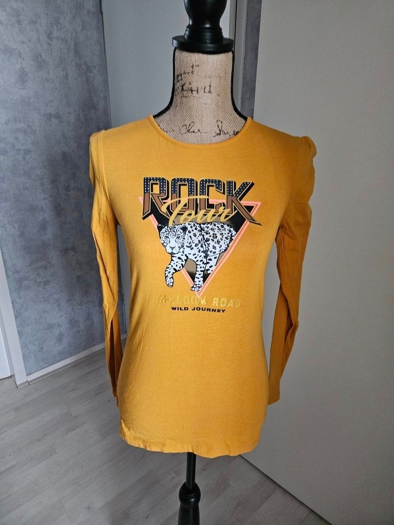 Geel longsleeve shirt met 'Rock & Roll' print maat 164, Meisje, Ophalen of Verzenden, Zo goed als nieuw, Shirt of Longsleeve