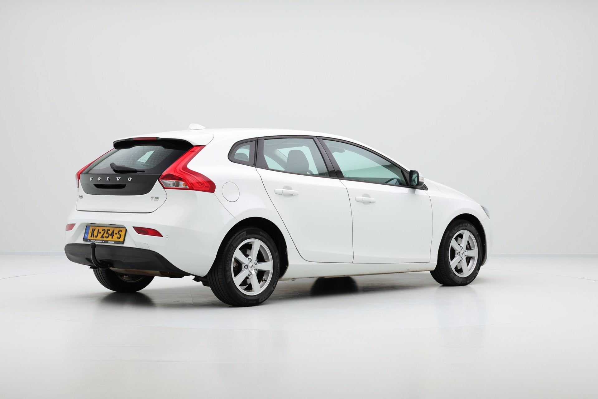 Volvo V40 2.0 T2 Nordic Clima|Navi|LMV|Trekhaak, Auto's, Voorwielaandrijving, Dealer onderhouden, Stof, Gebruikt