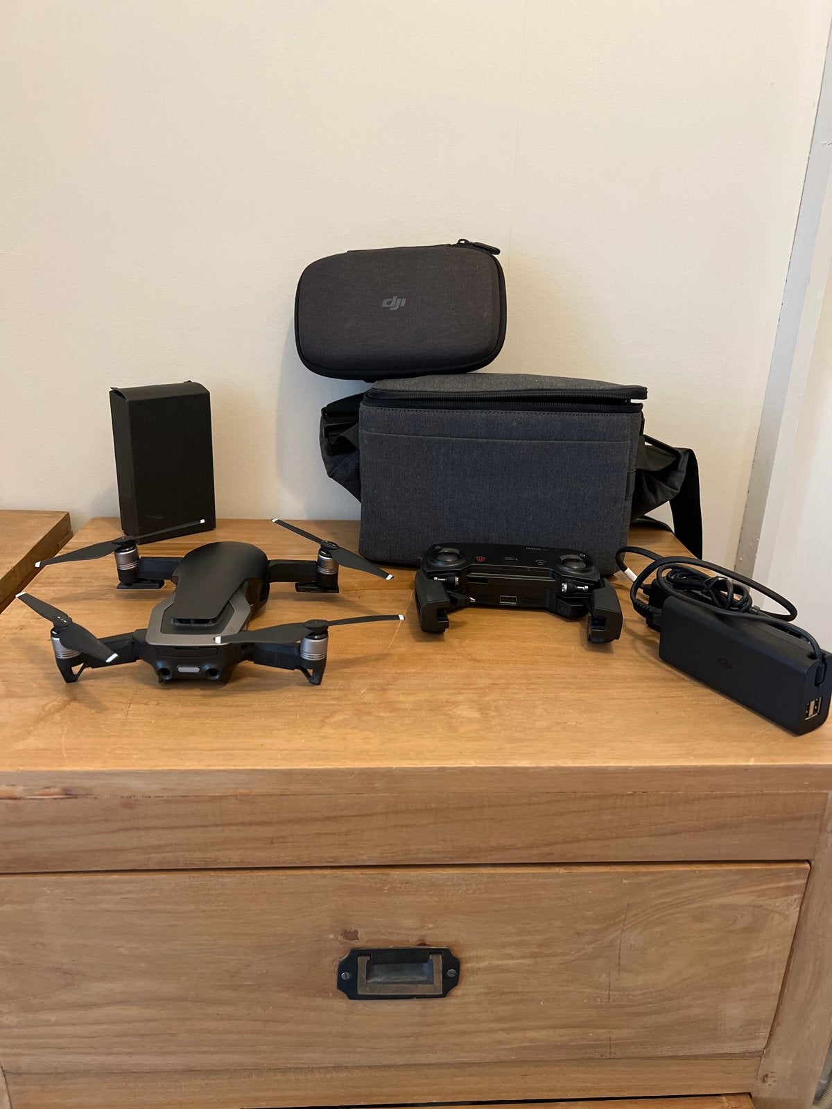 DJI Mavic Air Fly More Combo - Zonder batterijen, Cameradrone, 15 tot 30 minuten, Zo goed als nieuw, DJI