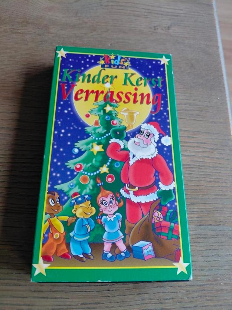 Kinder Kerst Verrassing videoband., Cd's en Dvd's, VHS | Kinderen en Jeugd, Alle leeftijden, Ophalen of Verzenden, Gebruikt