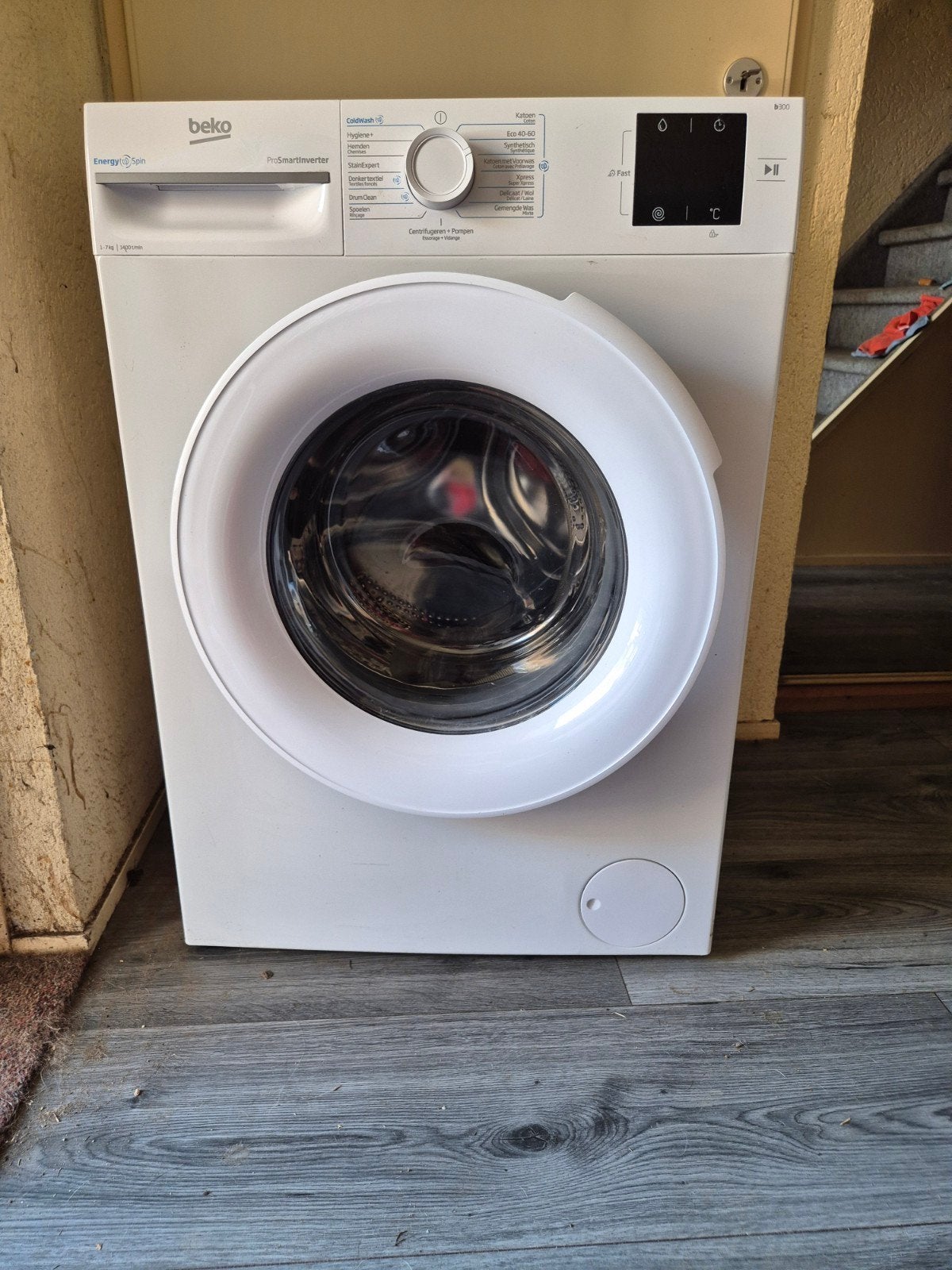 Beko BM3WFU37412CW Wasmachine 7kg - Zo goed als nieuw, 6 tot 8 kg, Ophalen, Zo goed als nieuw, Voorlader