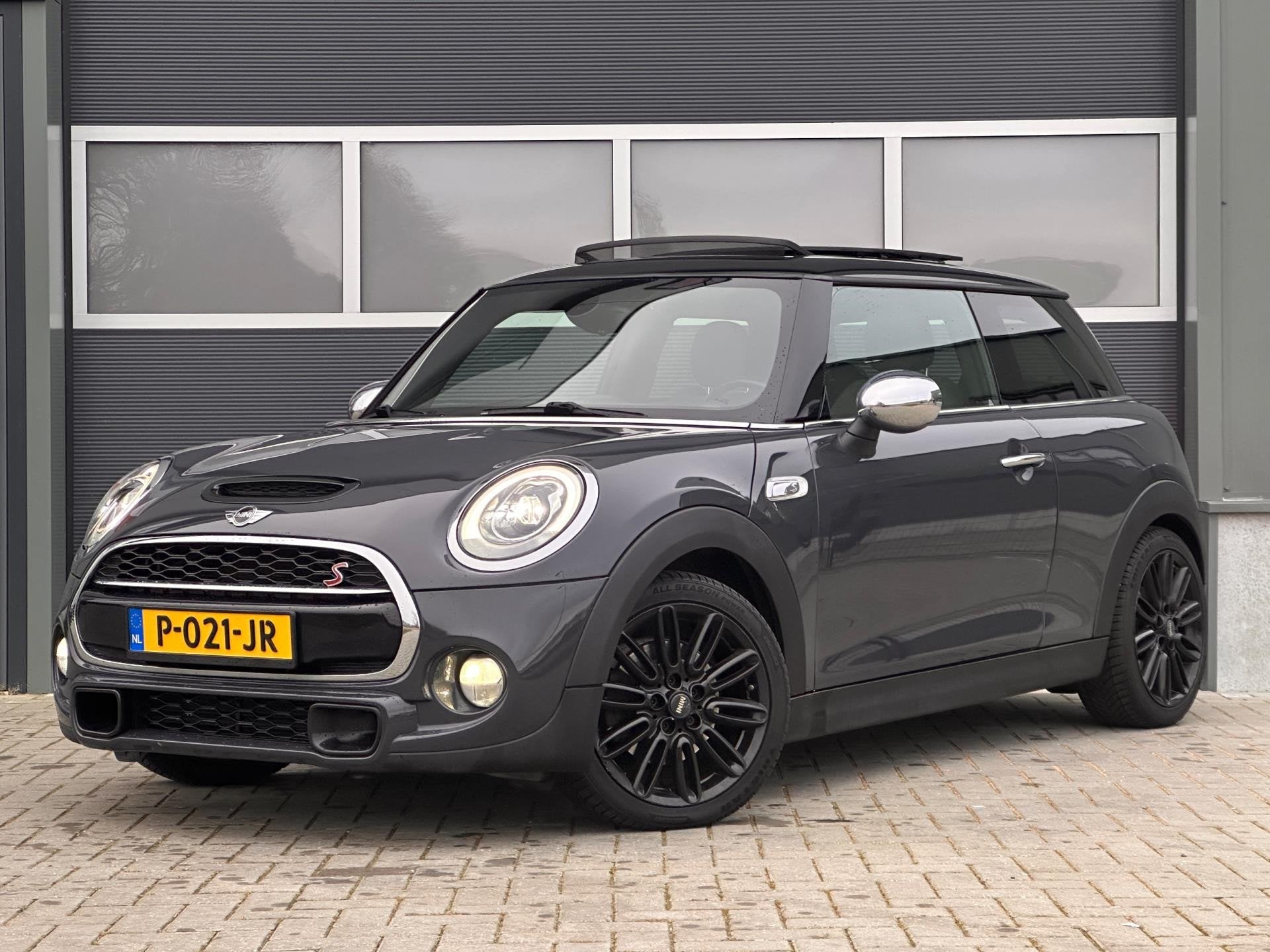 Mini Cooper S 2.0 Automaat Pano Stoelverwarming Navi, Auto's, Mini, 1998 cc, Gebruikt, Euro 6, 4 stoelen