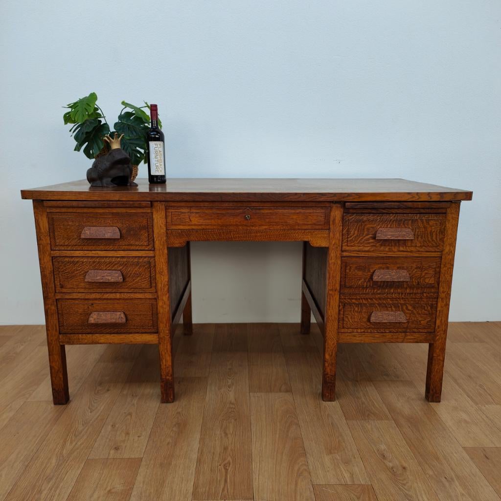 Vintage houten bankiersbureau bureau buro werkplek 502, Huis en Inrichting, Bureaus, Demontabel, Valkenswaard, Gebruikt, Hout
