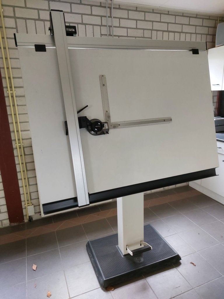 Tekentafel Mutoh blad 100x150 + kolomstandaard (te bezorgen), Doe-het-zelf en Verbouw, Tekentafels, Ophalen of Verzenden, Zo goed als nieuw