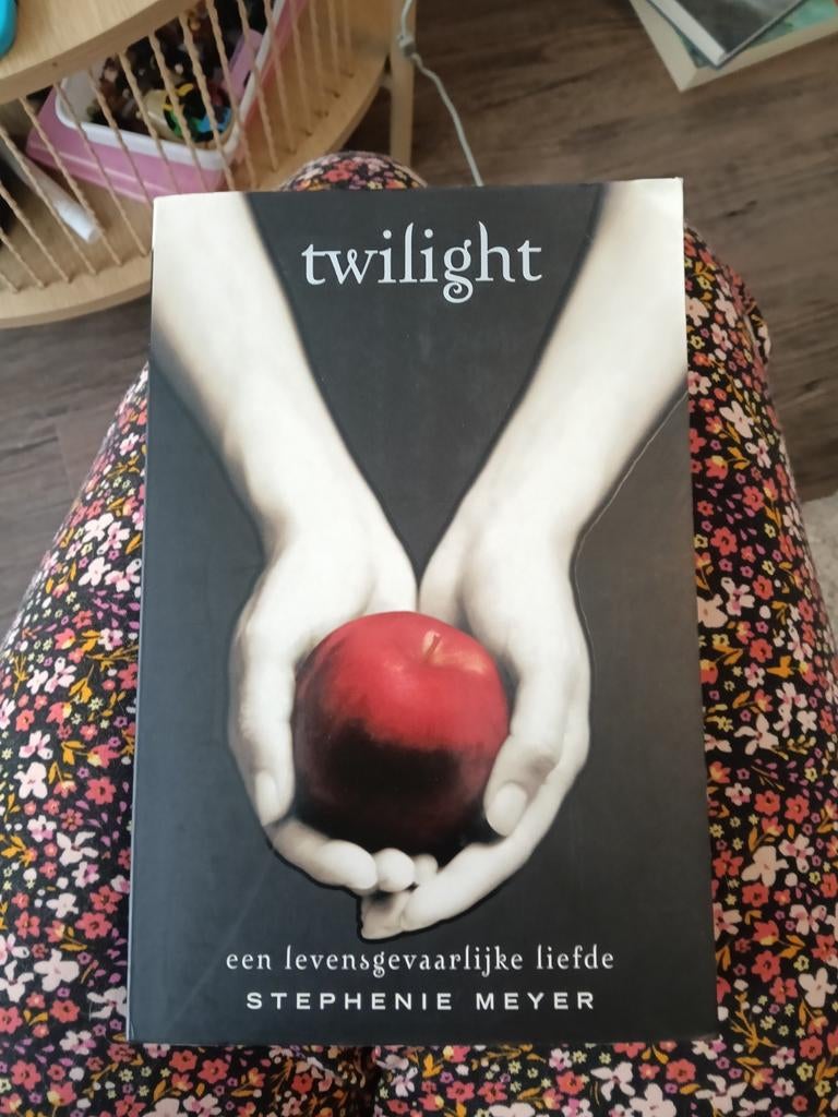 Twilight een levensgevaarlijke liefde, Boeken, Ophalen of Verzenden, Gelezen, Stephenie Meyer
