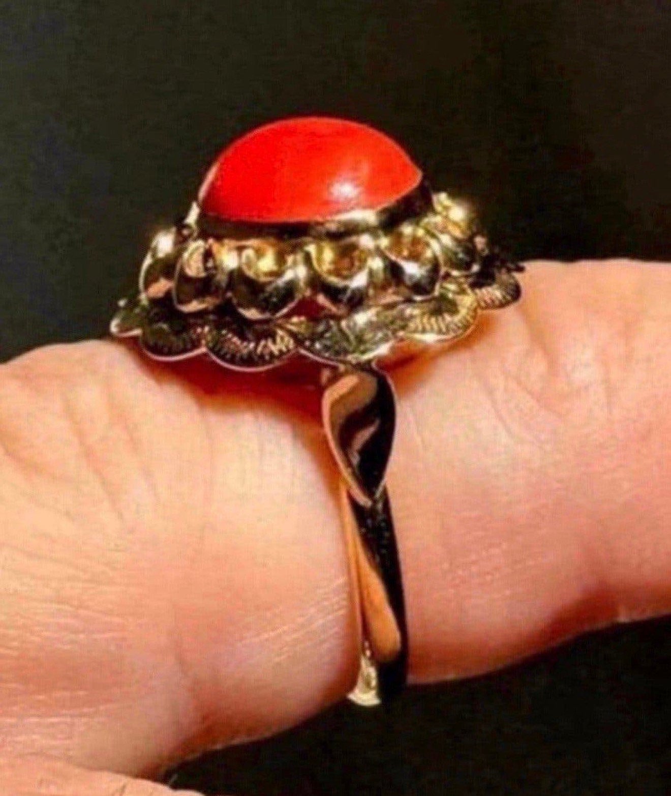 Prachtige vintage 14 karaat gouden ring met bloedkoraal!, Sieraden, Tassen en Uiterlijk, Ophalen of Verzenden, Kleiner dan 17