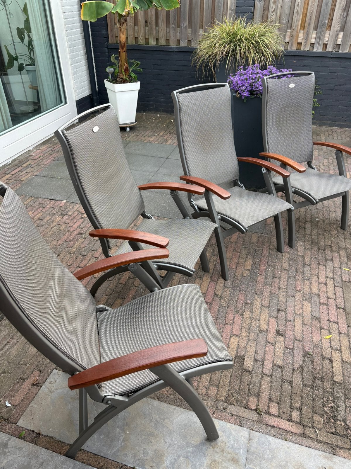 4 stevige verstelbare hartmanstoelen, Ophalen, Zo goed als nieuw, Kunststof