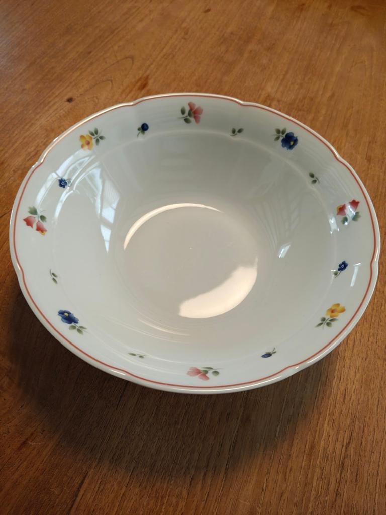 Serveerschaal Petite Fleurs - Kwaliteitsporzellan TCM, Gebruikt, Porselein of Keramiek, Schaal, Rond