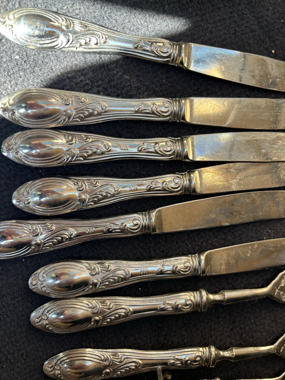 Antiek Bestekset Zilverkleurig met Gedetailleerde Handvatt, Antiek en Kunst, Ophalen of Verzenden