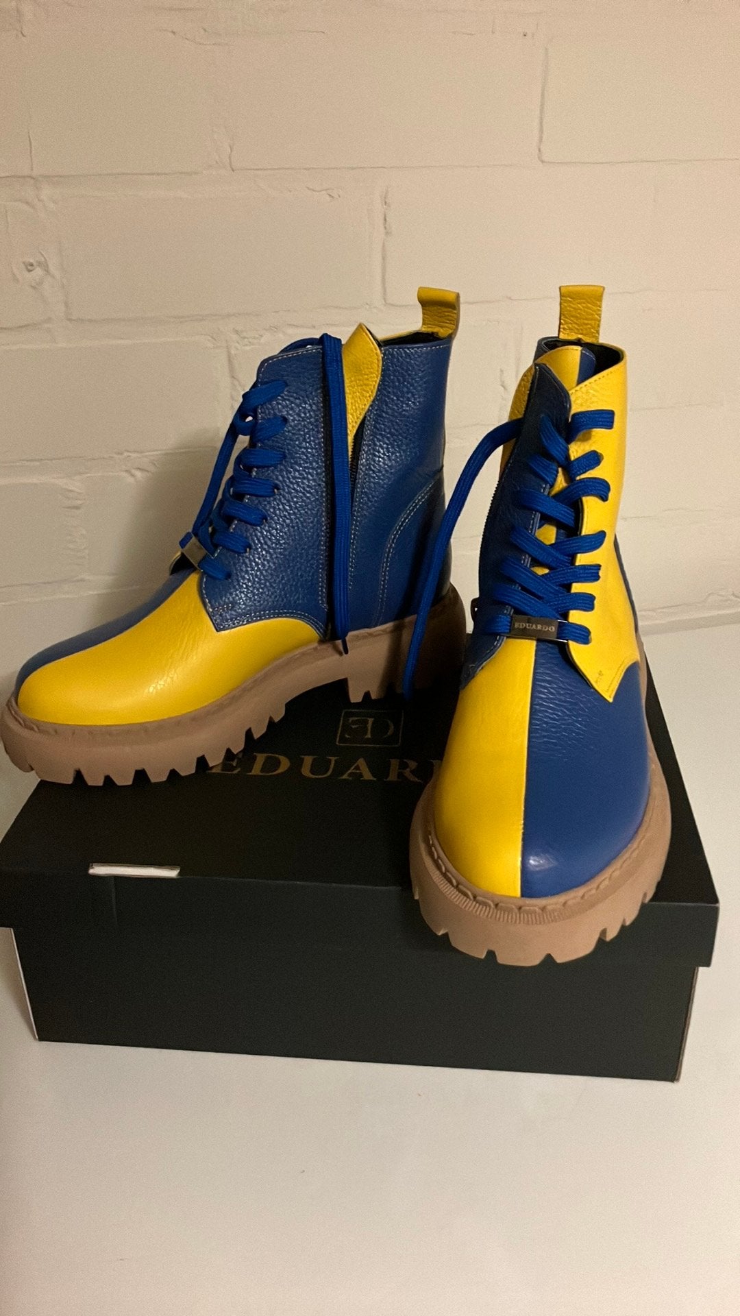 NIEUW Eduardo blauw geel enkellaars model carnaval maat 38, Lage of Enkellaarzen, Nieuw, Verzenden, Blauw